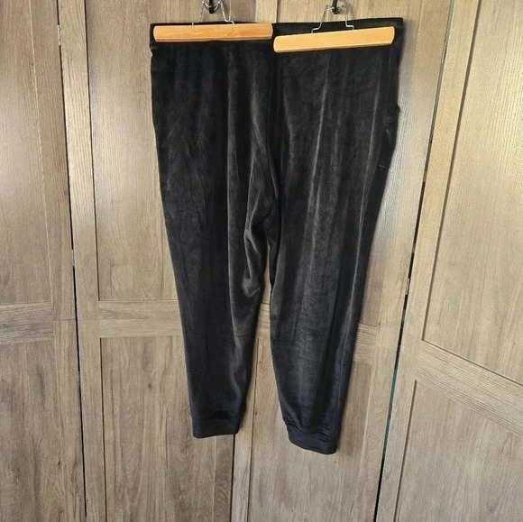 Women velour black casual yoga travel gym joggers - Picture 6 of 12